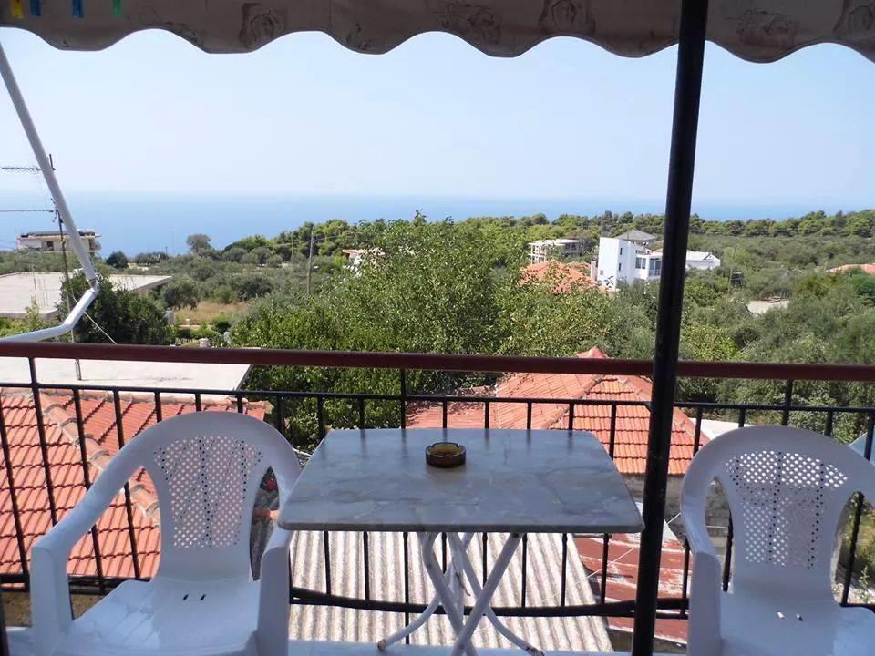 Villa Nefeli Loútsa Екстериор снимка